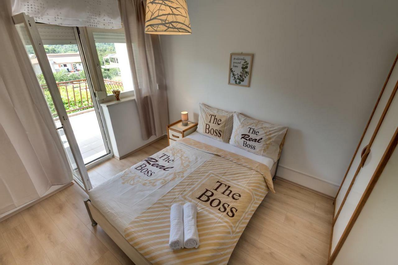 Cozy Apartment Stana In Grebastica Šibenik Kültér fotó