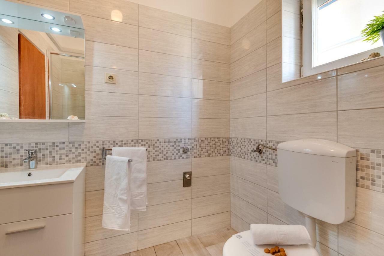 Cozy Apartment Stana In Grebastica Šibenik Kültér fotó
