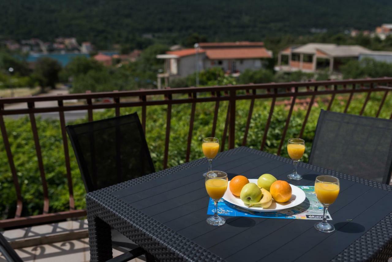 Cozy Apartment Stana In Grebastica Šibenik Kültér fotó